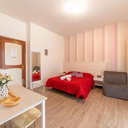 רימיני B&B Villa Montreux מראה חיצוני תמונה