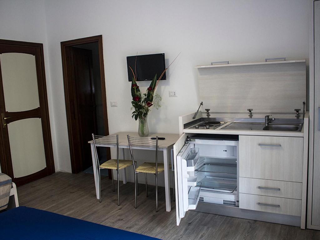 רימיני B&B Villa Montreux מראה חיצוני תמונה