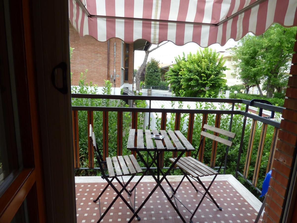 רימיני B&B Villa Montreux מראה חיצוני תמונה