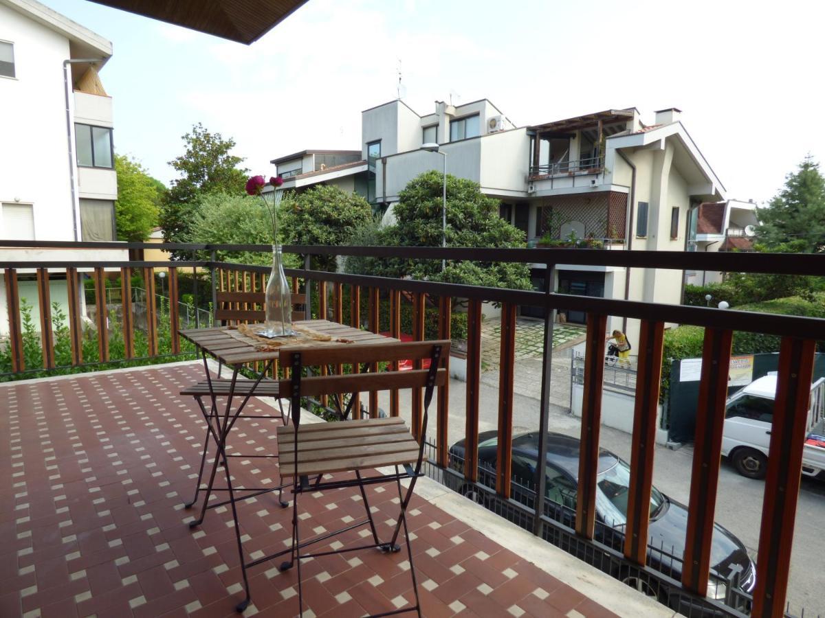 רימיני B&B Villa Montreux מראה חיצוני תמונה