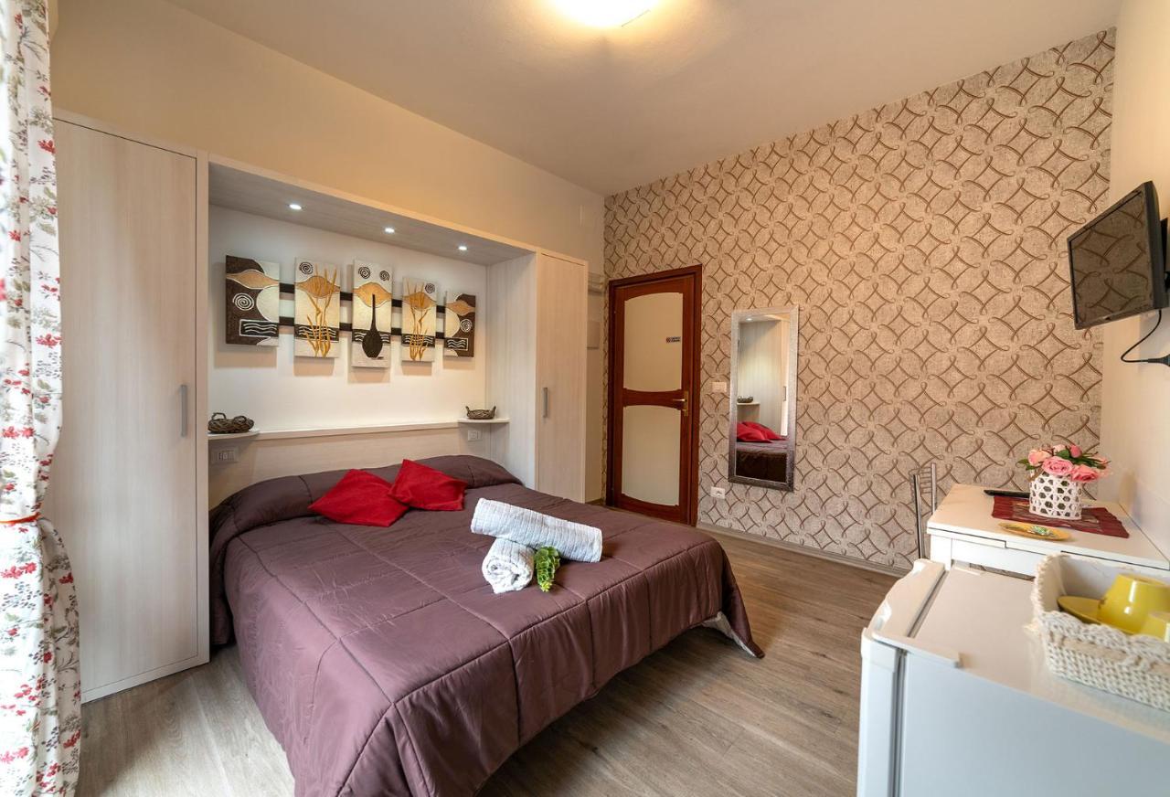 רימיני B&B Villa Montreux מראה חיצוני תמונה